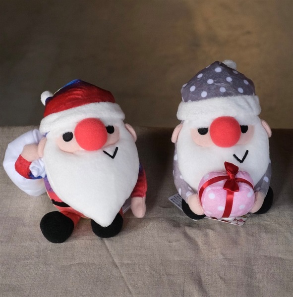 100にんのサンタクロース　サンタぬいぐるみ小